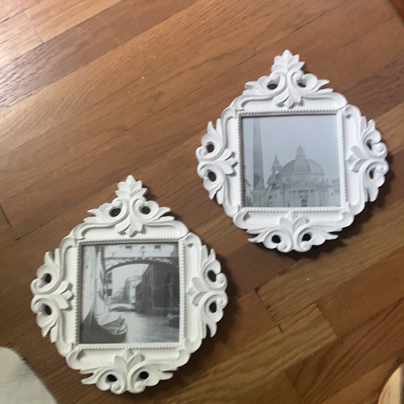 Cynthia Rowley Other - Two white frames